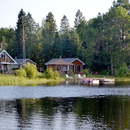 Les 4 Chalets - Le 605 Lac-Saint-Paul المظهر الخارجي الصورة